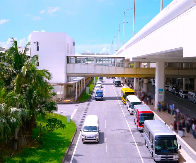 沖縄 レンタカーなし