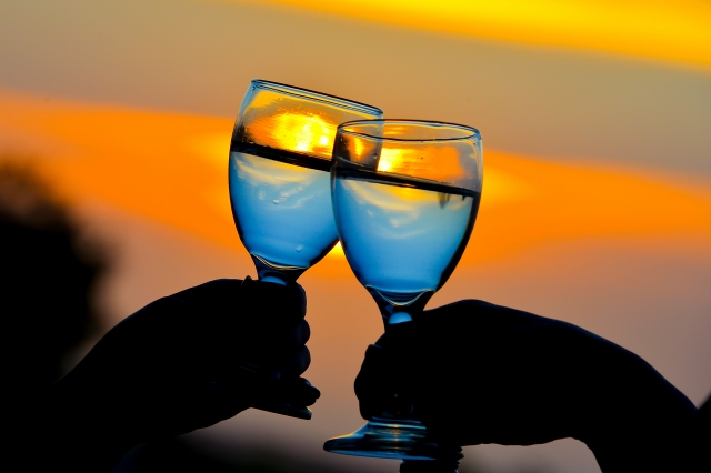 ホテル　夕日　乾杯
