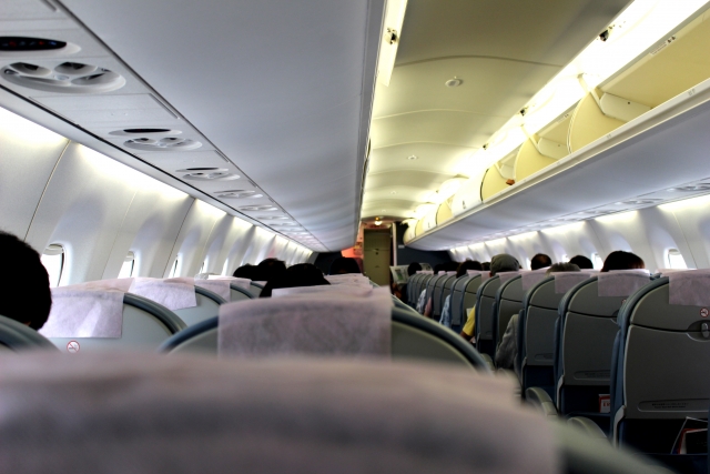 飛行機　空席