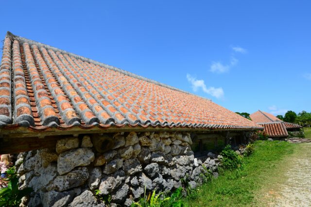 やちむんの里　赤瓦