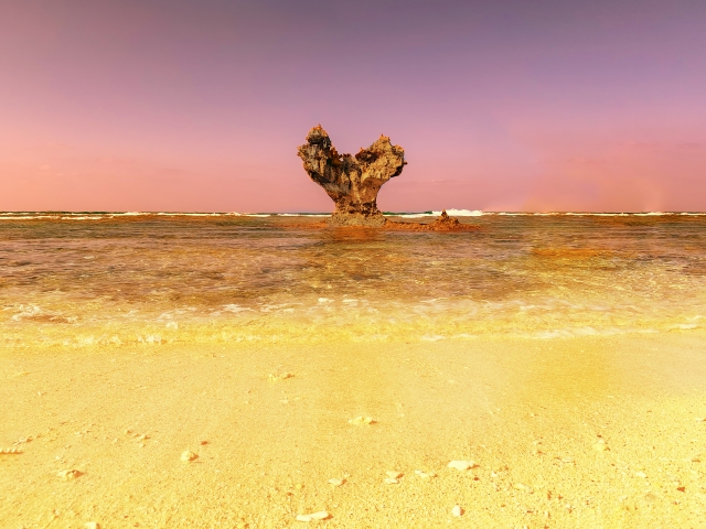 沖縄　ティーヌ浜　夕日