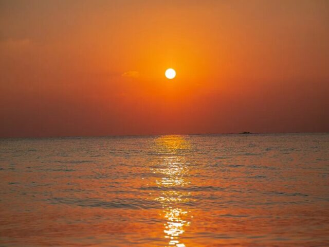 沖縄　恩納村　夕日