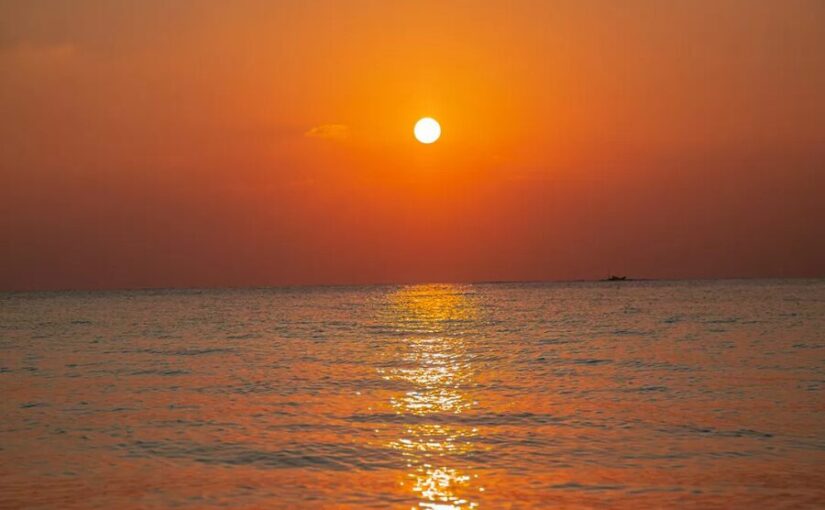 沖縄　恩納村　夕日