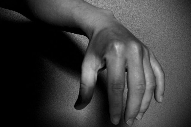 怖い　手　心霊