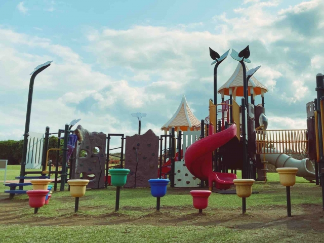 沖縄うるま市 公園 遊具